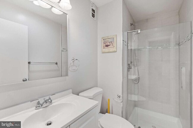 Building Photo - 39633 Round Robin Way
