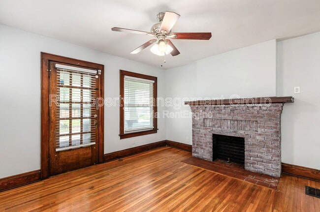 Building Photo - 247 E Jenkins Ave