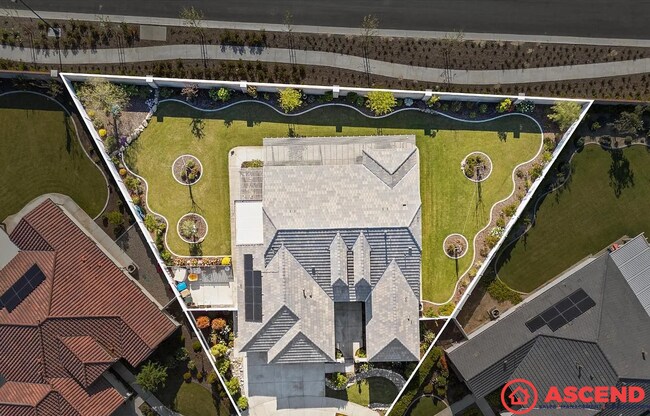 Building Photo - Comfortable & Welcoming 2BD/2BA Home in a Prestigious 55+ HOA Community!