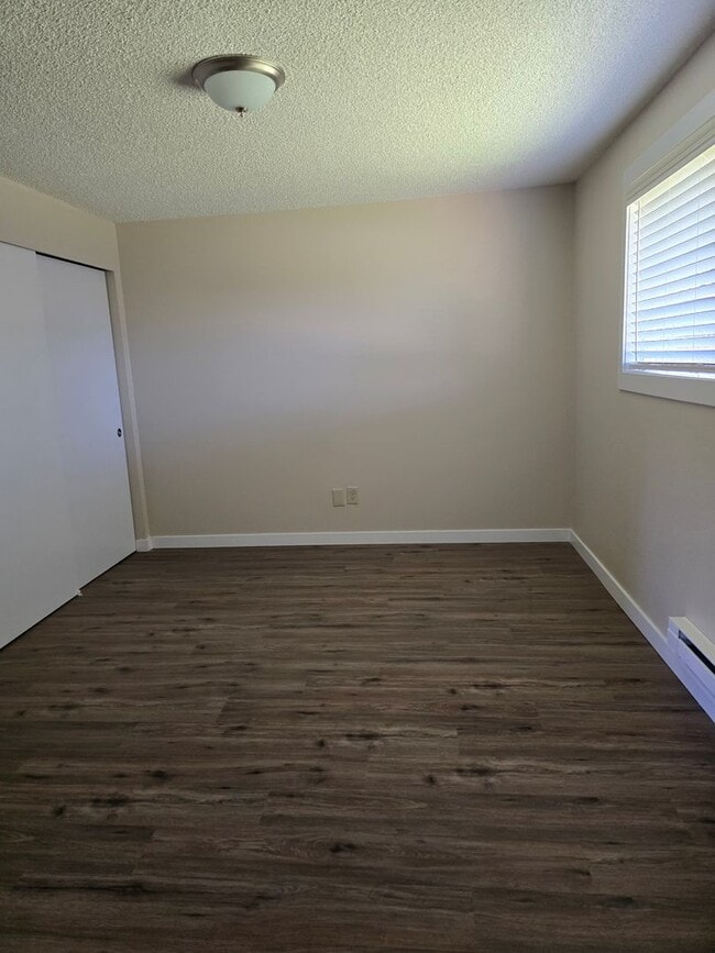 Building Photo - Newly renovated 3 bedroom rambler