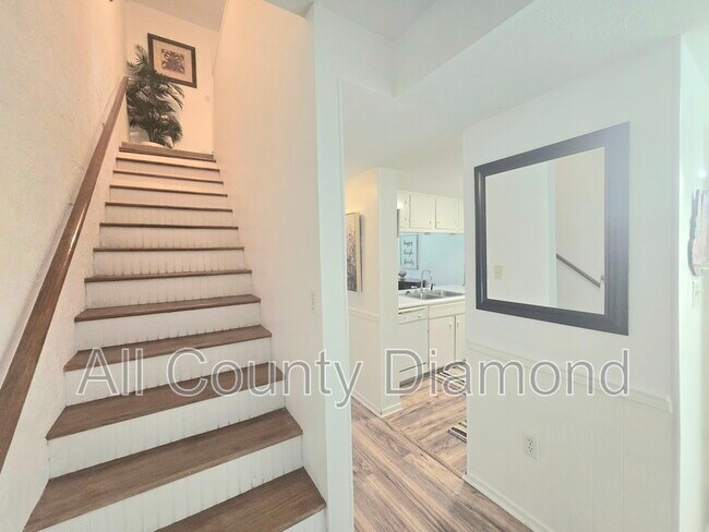 Building Photo - 6903 N Lagoon Dr