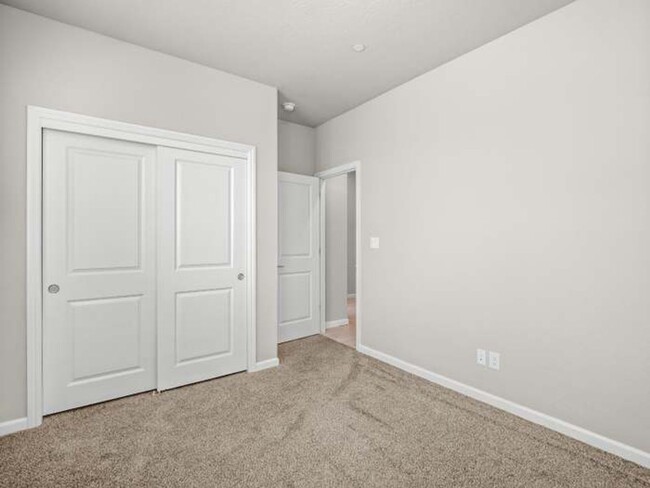 Building Photo - Summer Special $200 OFF!!! 1st Month!!!