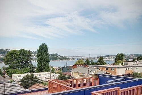 Primary Photo - Eastlake Contemporary Townhome - 2 bedrooms