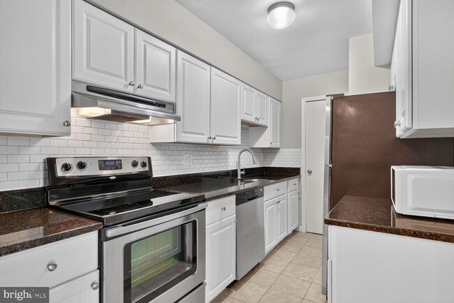Building Photo - 8358 Dunham Ct