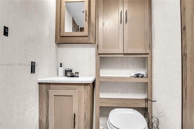 Building Photo - 6036 Polk St