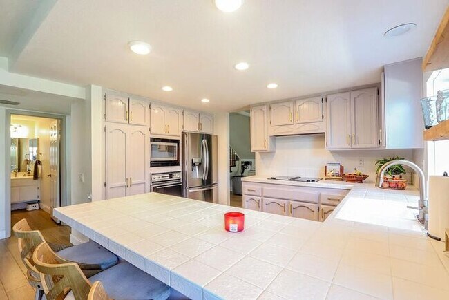 Building Photo - Quiet Cul De Sac Home