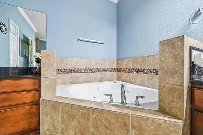 Building Photo - 14403 Lakepointe Bend Ln