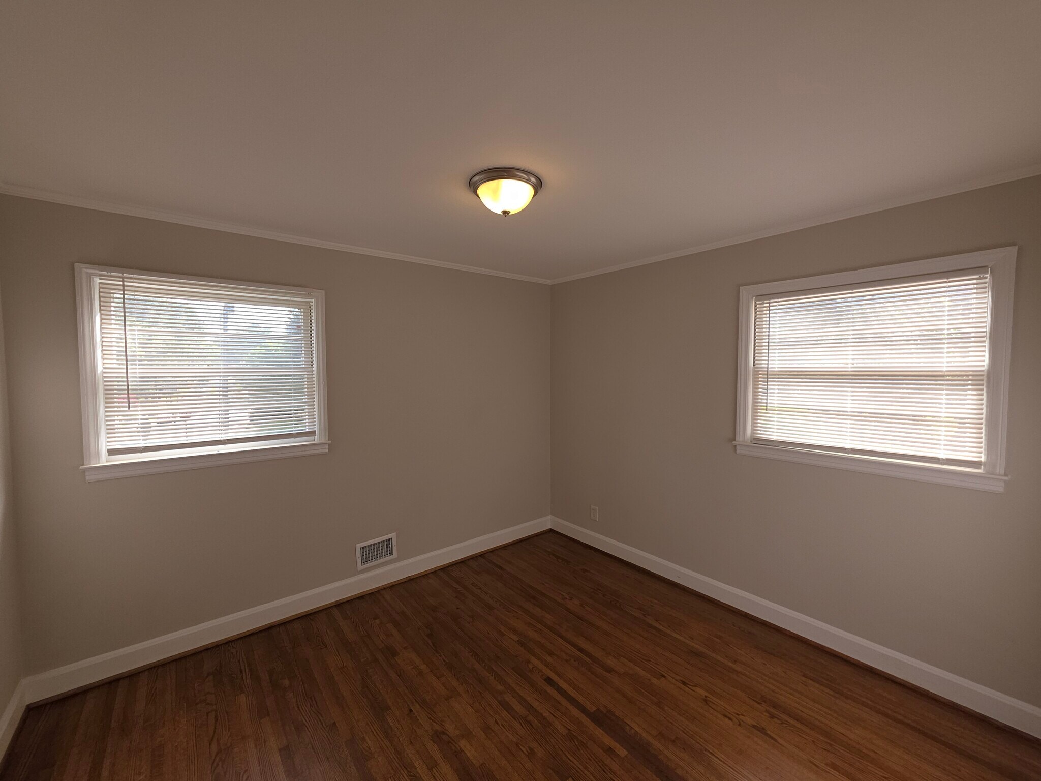 Building Photo - 1322 Briar Creek Rd