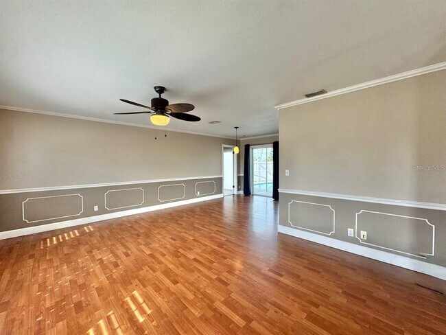 Building Photo - 6316 Lake Sunrise Dr