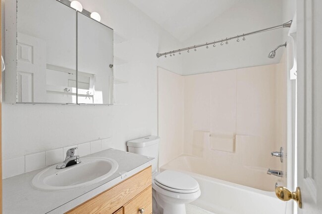 Building Photo - Charming 3-bdrm/2-bath Slender Home in Roseway. Fenced backyard, 1-car garage