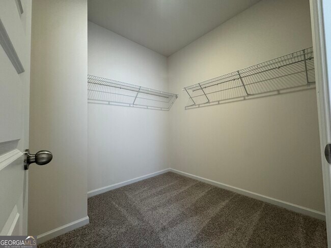 Building Photo - 190 Fair Oak Ln