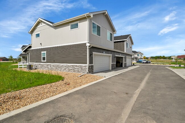 Building Photo - 507 Condor Wy