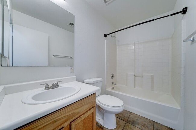 Building Photo - COMING SOON! Spacious 3 Bed 2 Bath home in the Estrella Neighborhood