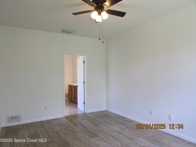 Building Photo - 4192 Collinwood Dr