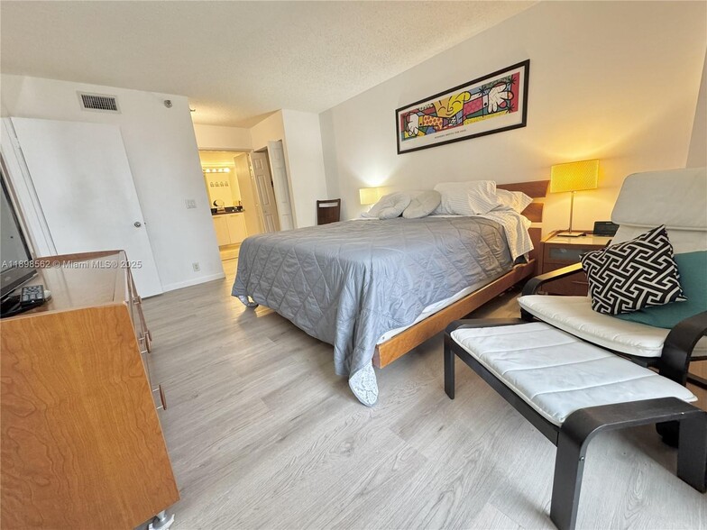 Building Photo - 3300 NE 191st St