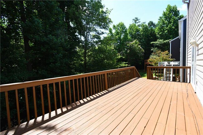 Building Photo - 340 Avebury Ct