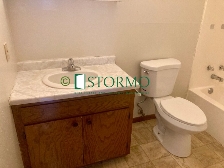 Building Photo - 525 14th St S