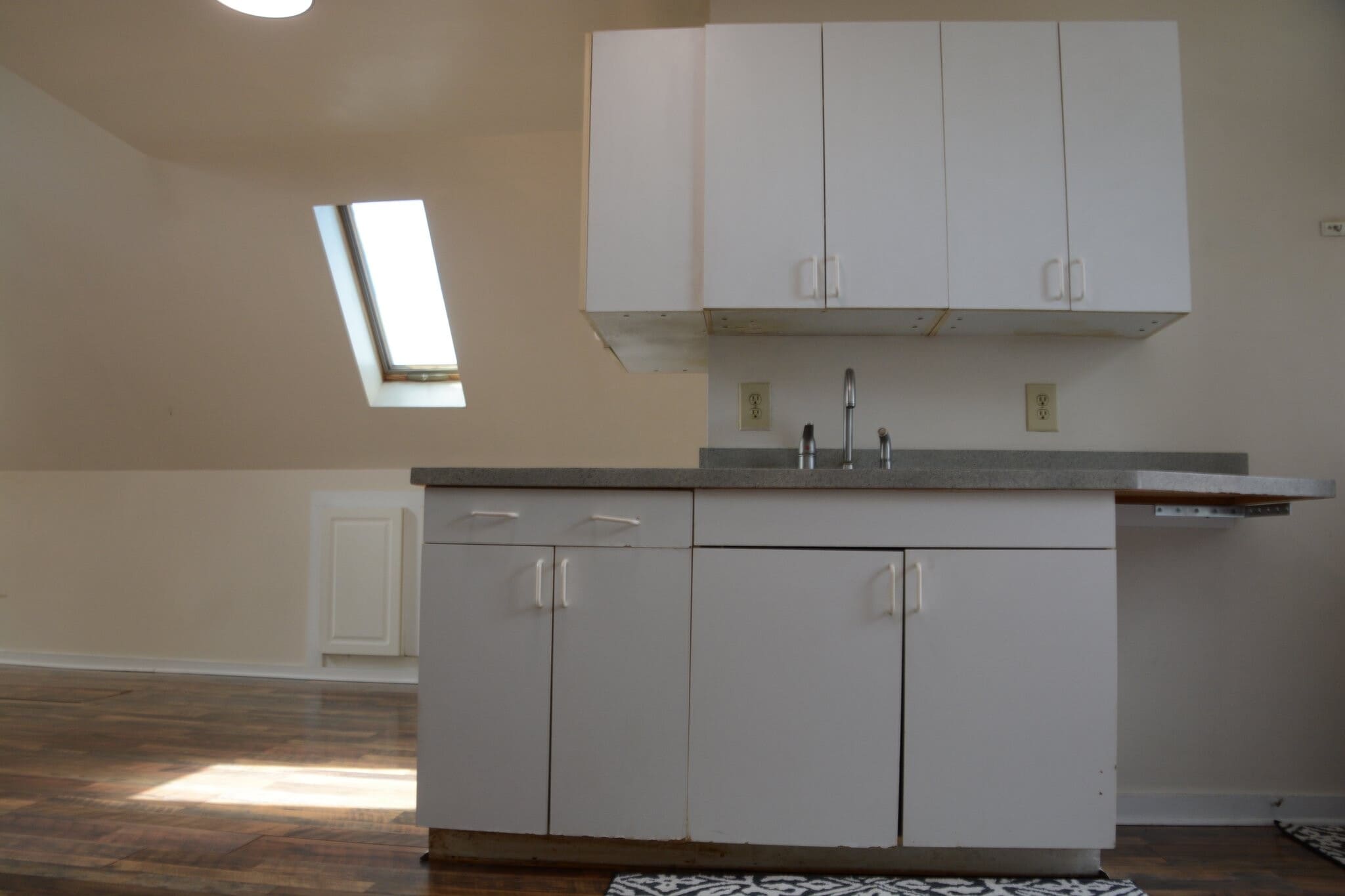 Building Photo - 120 W 5th Ave