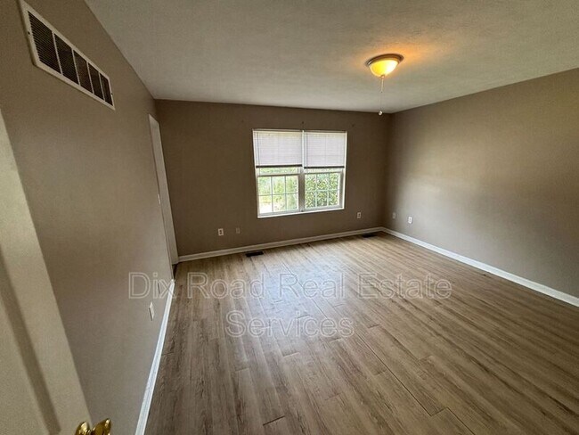 Building Photo - 307 Park Dr