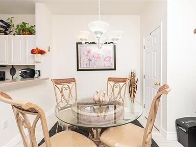 Dining 4 - 11658 Declaration Dr