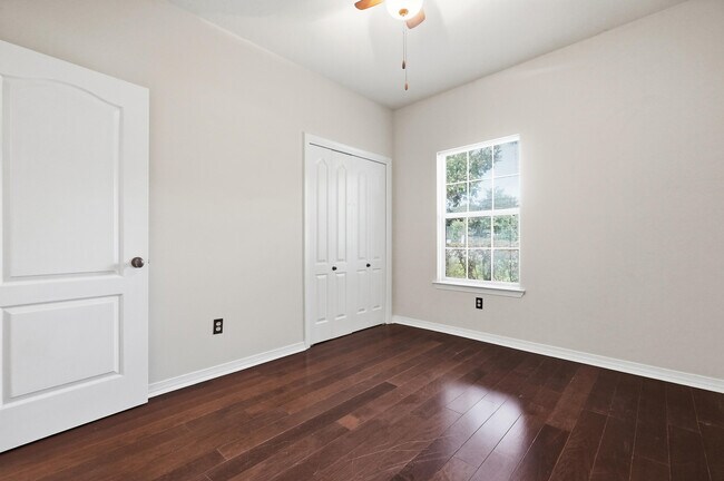 Building Photo - 116 Baywind Dr