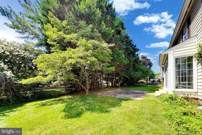 Building Photo - 991 Farm Haven Dr