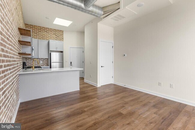 Building Photo - 2401 Frankford Ave