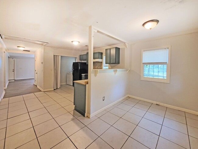 Building Photo - 65 Meldon Ave SE