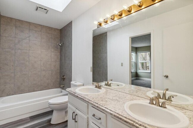 Building Photo - 5245 Mule Deer Dr