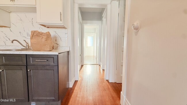 Building Photo - 554 Washington Ave