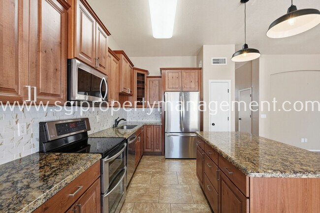 Building Photo - 13178 W Rimrock St