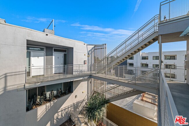 Building Photo - 751 N Fairfax Ave