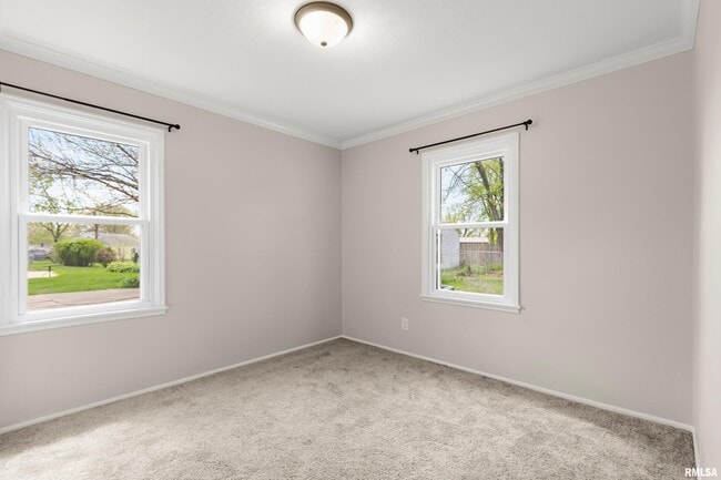 Building Photo - 5209 N Glen Elm Dr