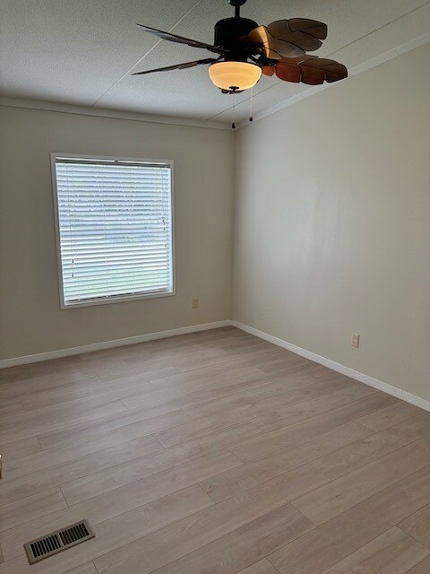 Building Photo - 104 Lonesome Ln