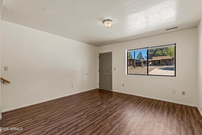 Building Photo - 118 E Paseo del Rio