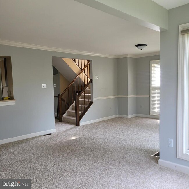 Building Photo - 218 Temple Dr
