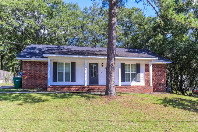 Building Photo - 913 N Willowick Dr