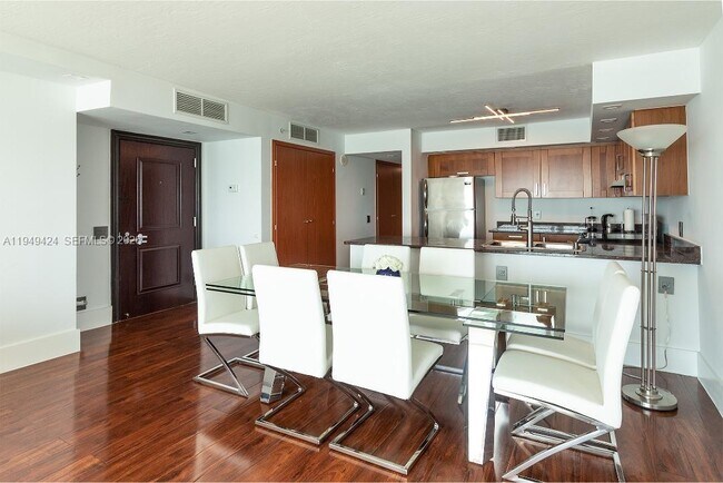 Building Photo - 9499 Collins Ave