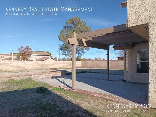 Building Photo - 1843 E Mesa Dr