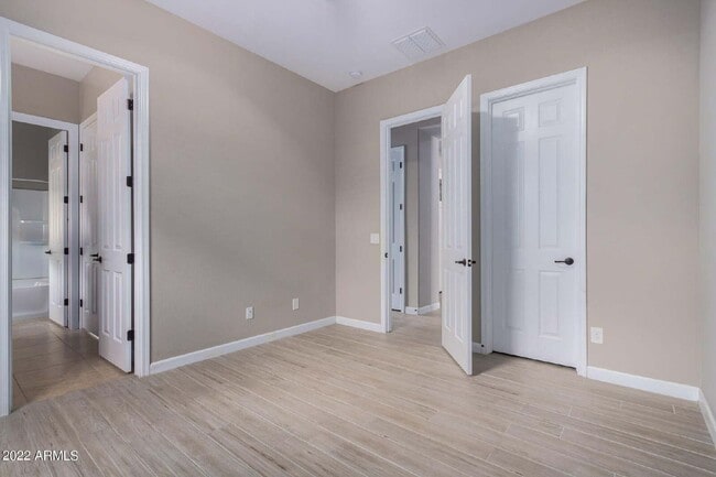 Building Photo - 13784 W Sarano Terrace