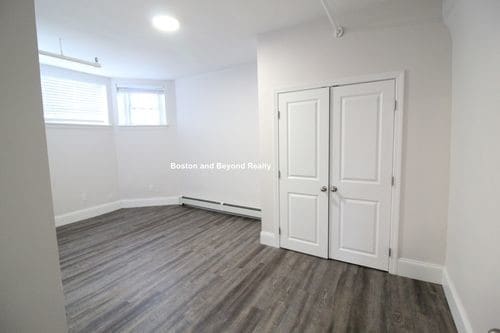 Building Photo - 95 Park Dr