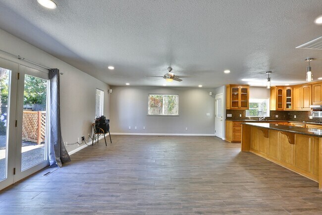 Building Photo - Saratoga single story home with Pool, and open Concept Living