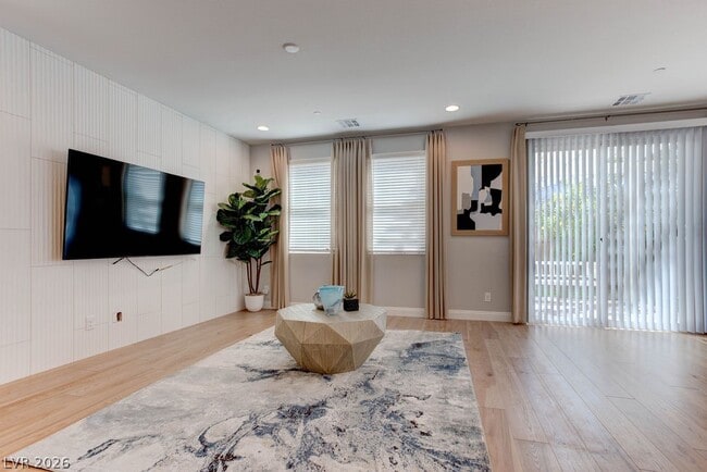 Building Photo - 8580 Luse St