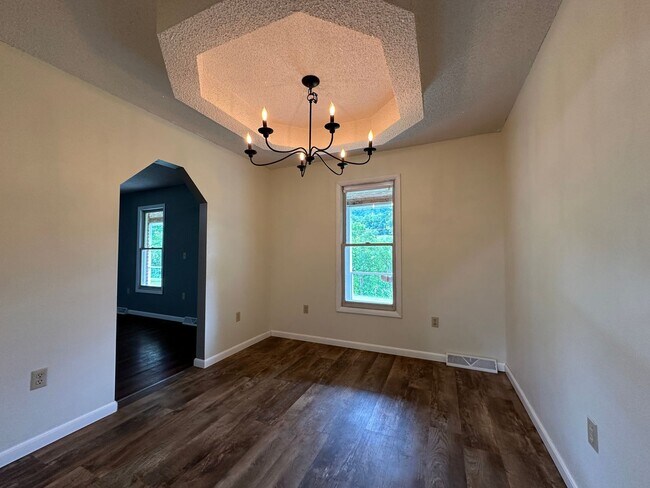 Building Photo - 3 bedroom, 2 bath house in Kingsport