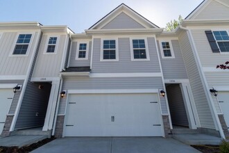 Building Photo - 1204 Grenshaw Dr