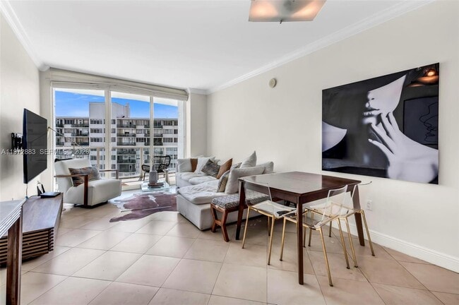 Building Photo - 218 SE 14th St