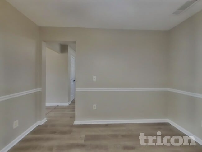 Building Photo - 4250 Donna Way