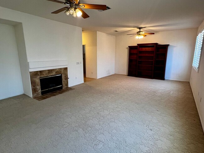 Building Photo - Spacious 4-Bedroom Murrieta Home with Loft & 3-Car Garage