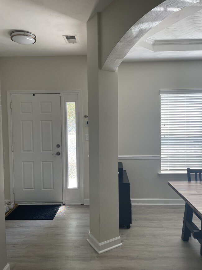 Building Photo - 5268 Pirata Pl