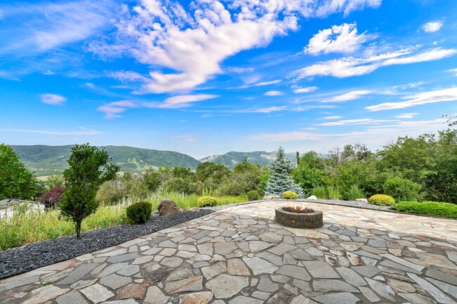 Building Photo - 3573 N Elkview Dr